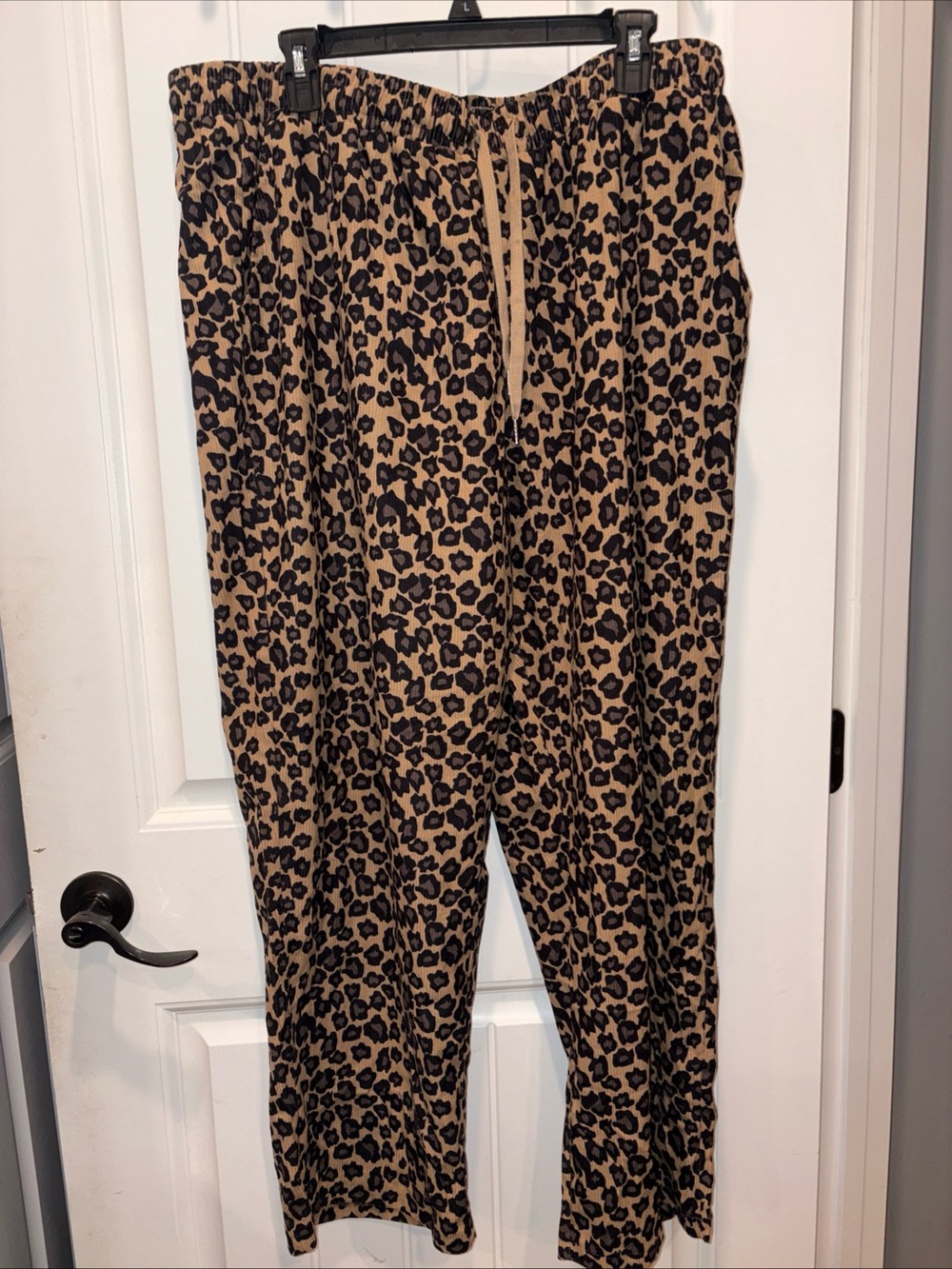 Leopard Print Drawstring Lounge Pants - Tan & Black